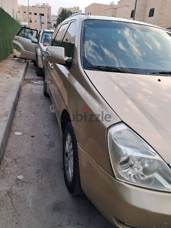 Kia Carnival 2011 6