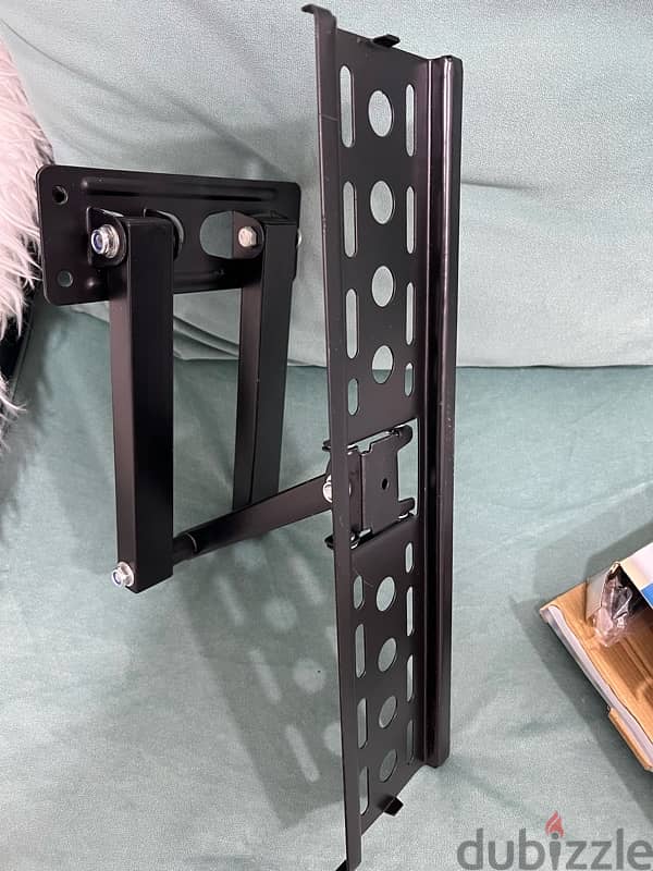 stable tv stand till 100 inches heavy duty strong 4 kd only new 15