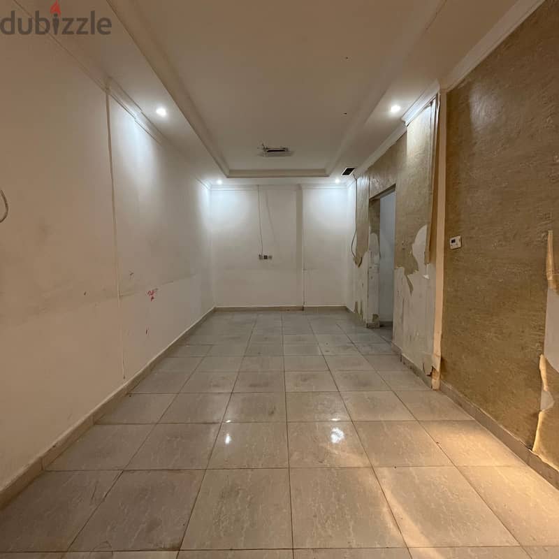 Apartment with a yard for rent in Ishbiliya, block 4 0