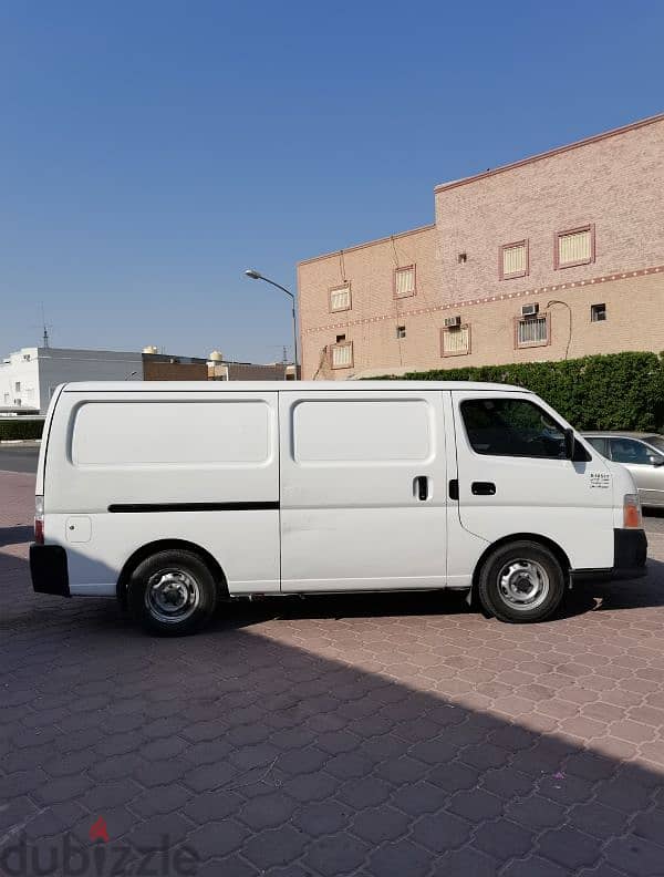 Nissan Urvan 2010 perfectly condition 2