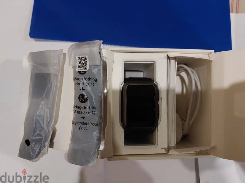 huawei watch D , light used , look as new ,accessories not touched 2