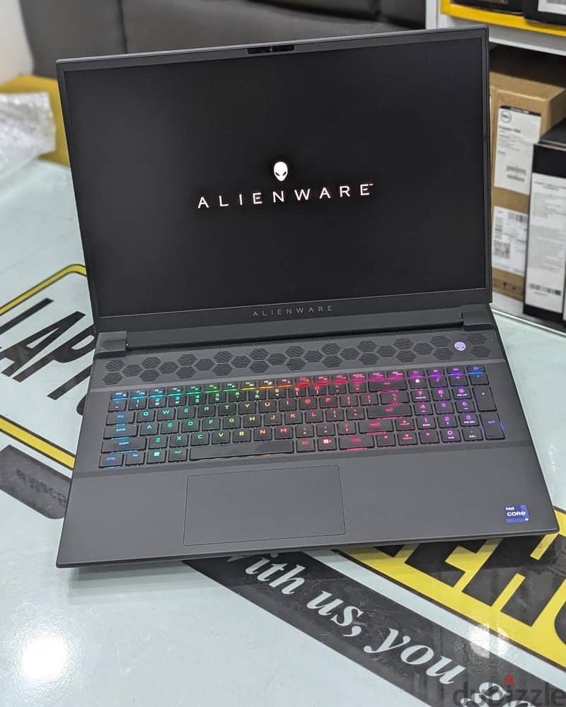 Dell Alienware M18 R2 Gaming Laptop 2