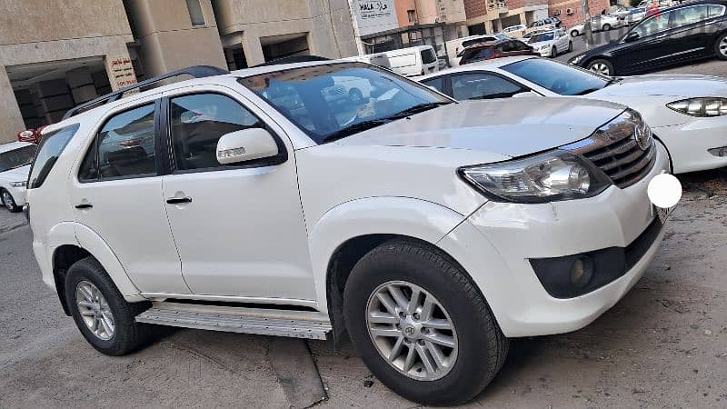 Toyota Fortuner 2013 SRS URGENT SALE FAMILY USED 2