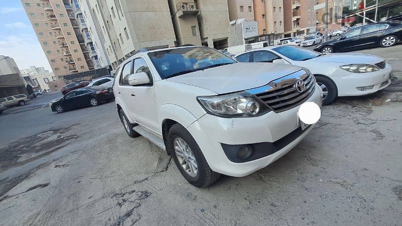 Toyota Fortuner 2013 SRS URGENT SALE FAMILY USED 4