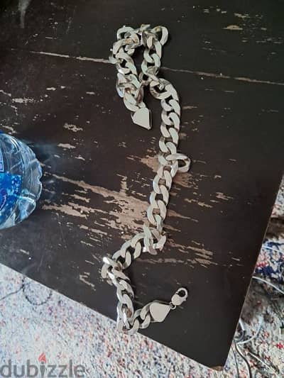 silver chain oriental (925 ) weight  ( 210 ) good condition need call