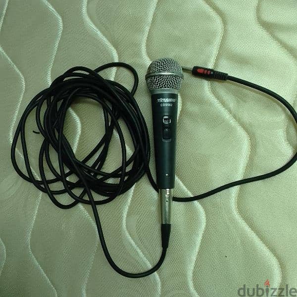 microphone with cable 2