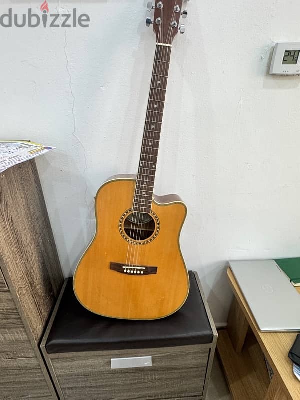 ACOUSTIC GUITAR FOR SELL 1