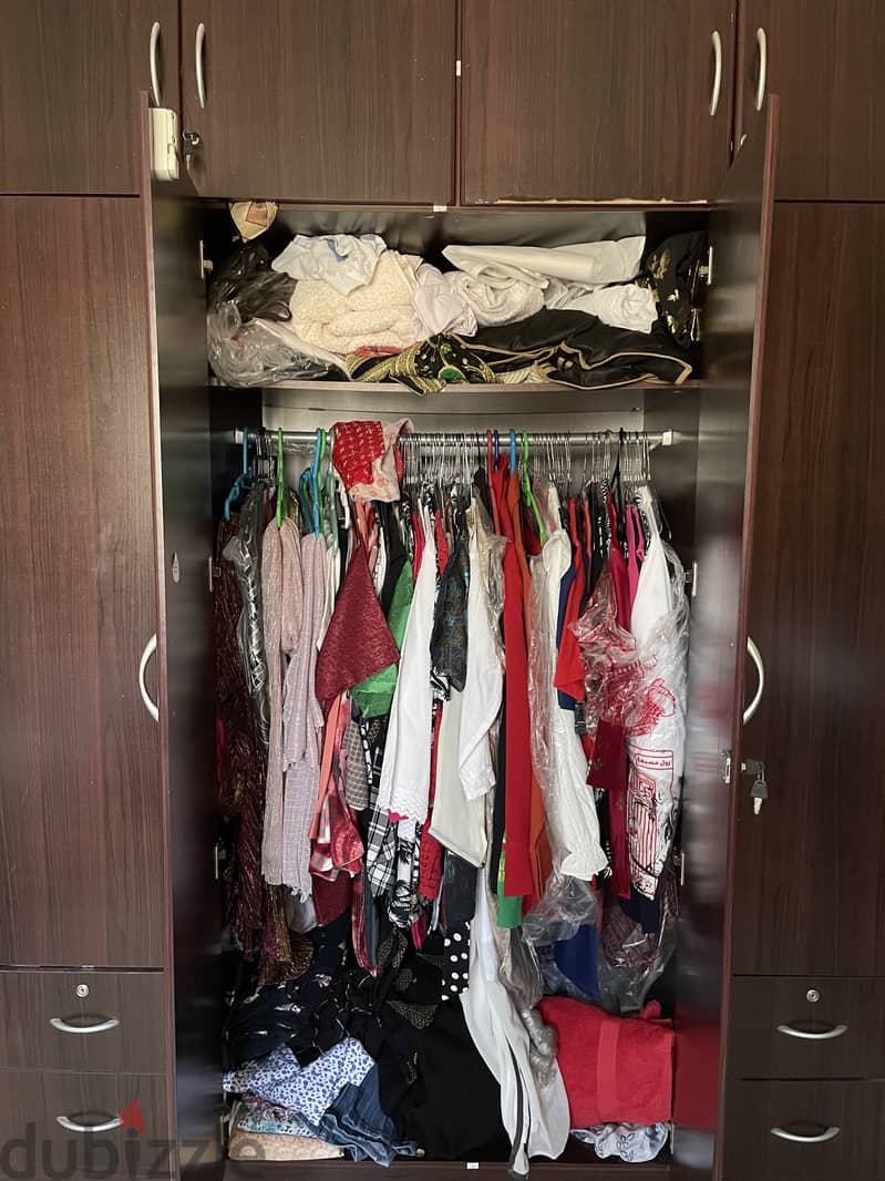 Spacious Wardrobe for sale (Salmiya, Block 10) 1