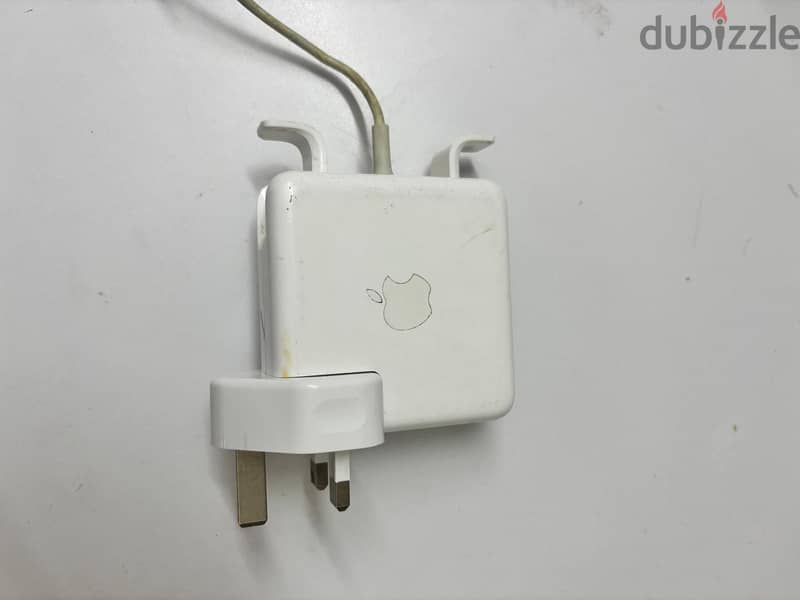 Mac Book Pro Charger 1