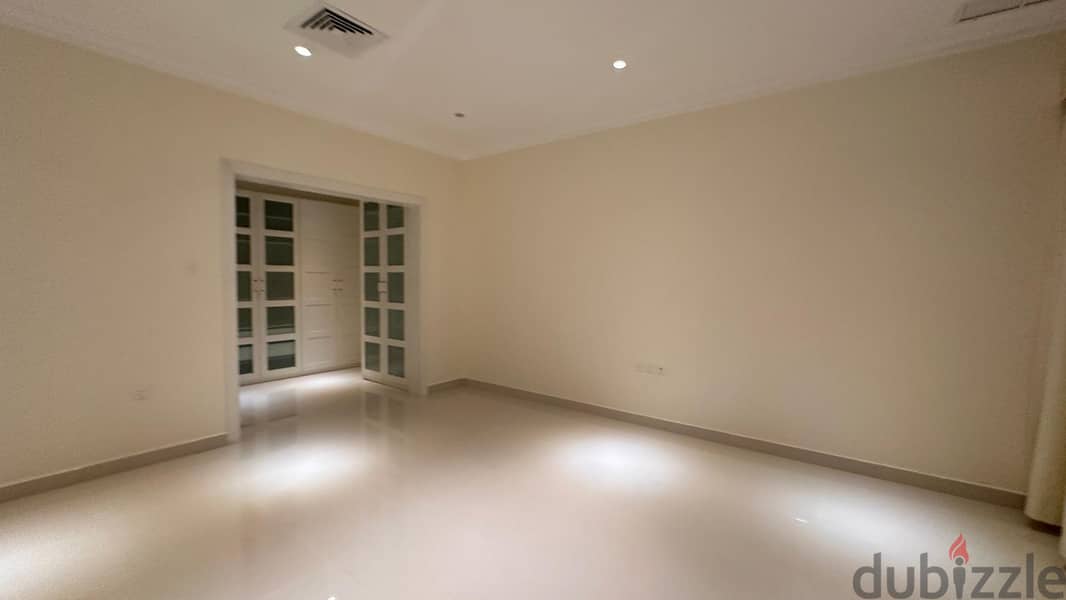 Spacious 4 bedroom in jabriya 4