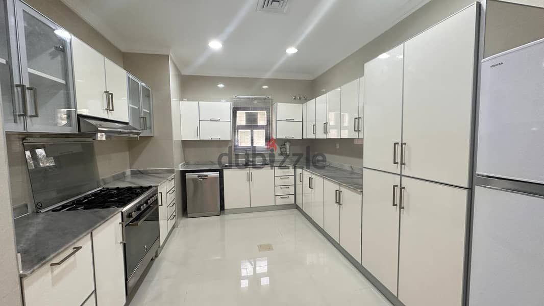 Spacious 4 bedroom in jabriya 5