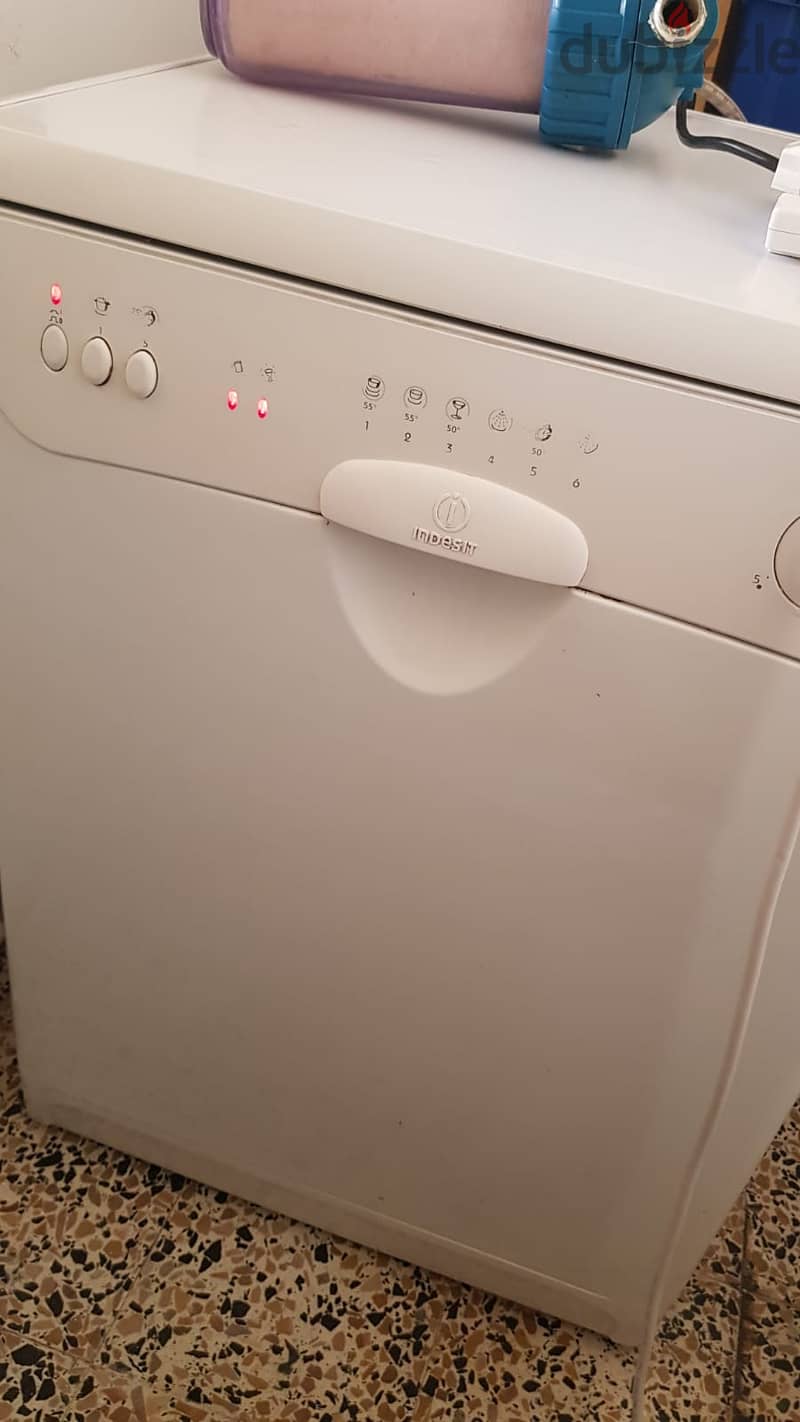 Dishwasher Indesit 0