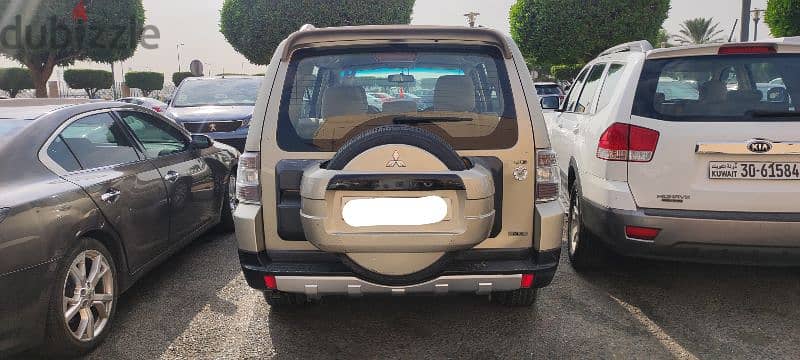 Mitsubishi Pajero 2010 1