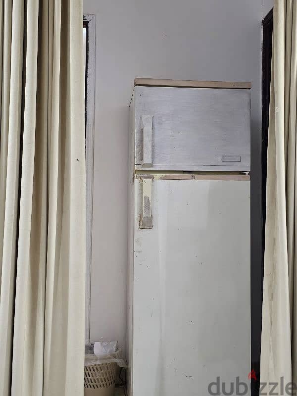 used fridge refrigerator 0