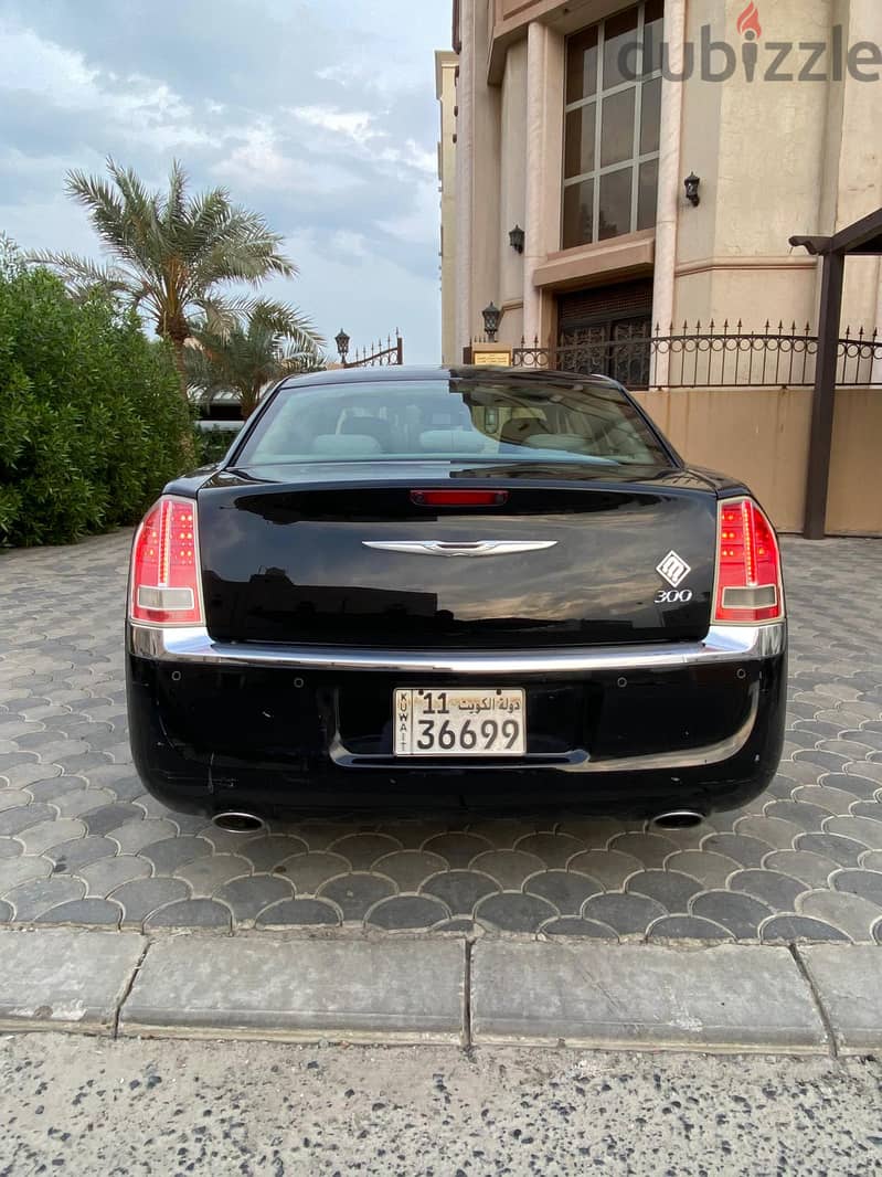 Chrysler 300 2013 1