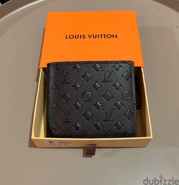 LV wallet man 1