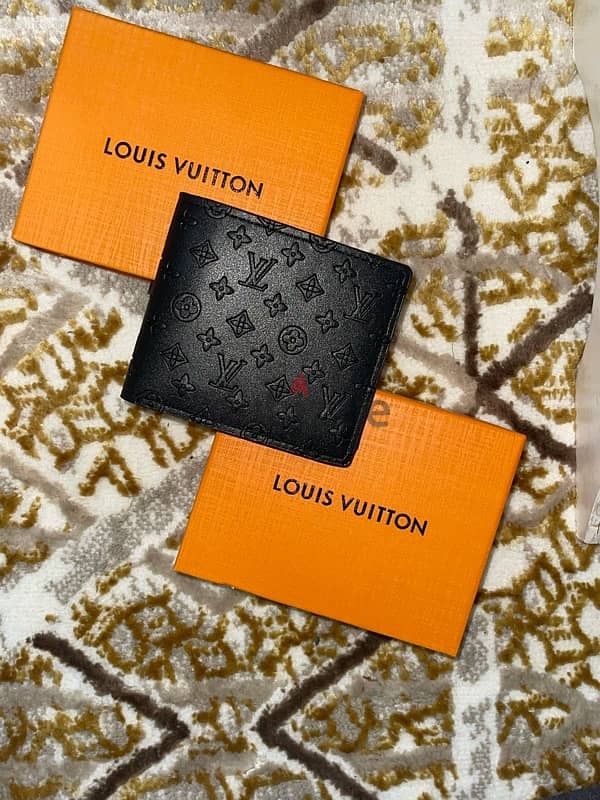 LV wallet man 2