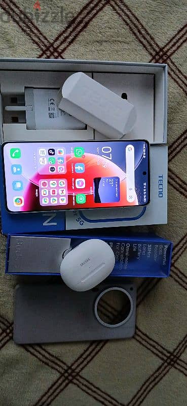 tecno camon 30 premier withs buds 1