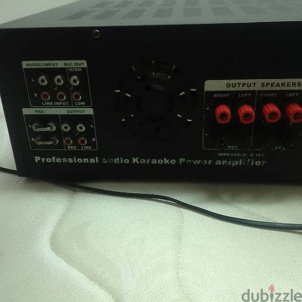 professional karaokr amp. 200 watts 8