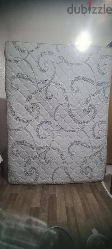 queen size 150*190cm mattress like new 2