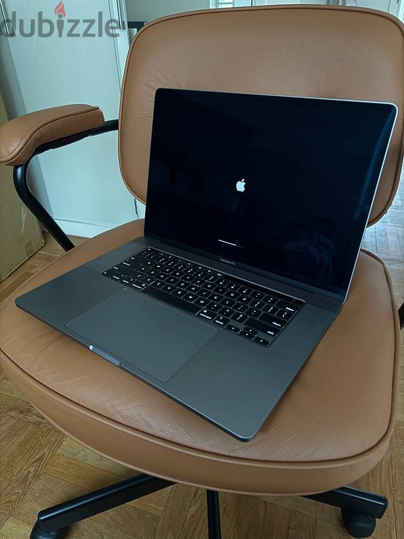 Apple Macbook Pro 16” (2020) 0