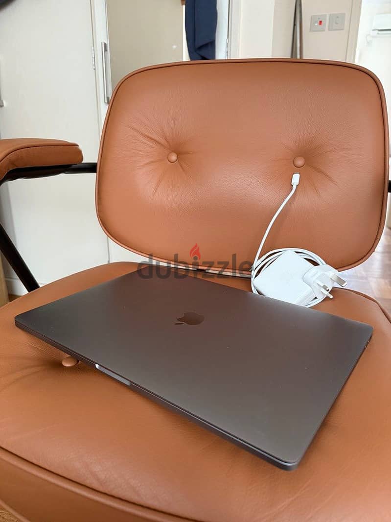 Apple Macbook Pro 16” (2020) 2