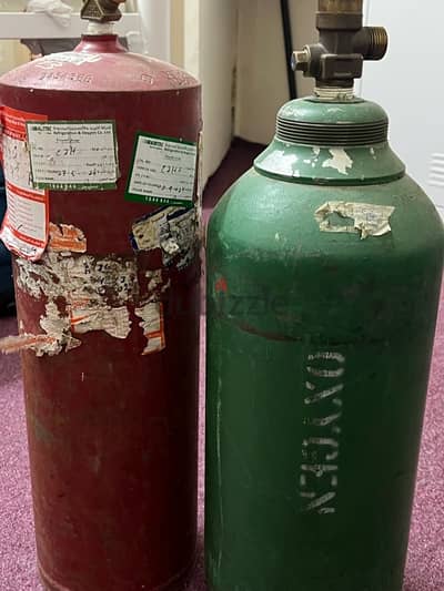 STEEL OXYGEN CYLINDER