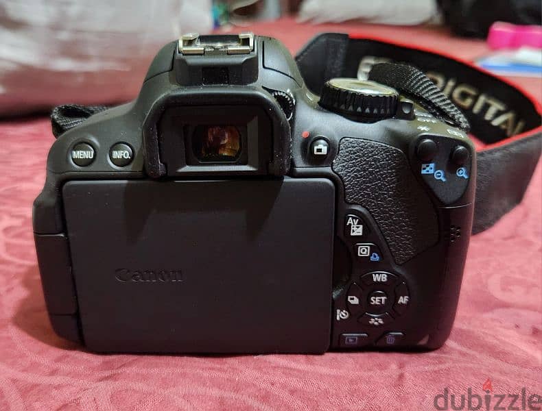 Canon EOS 650D with main lens and 50mm macro lens  كانون EOS 650D 5