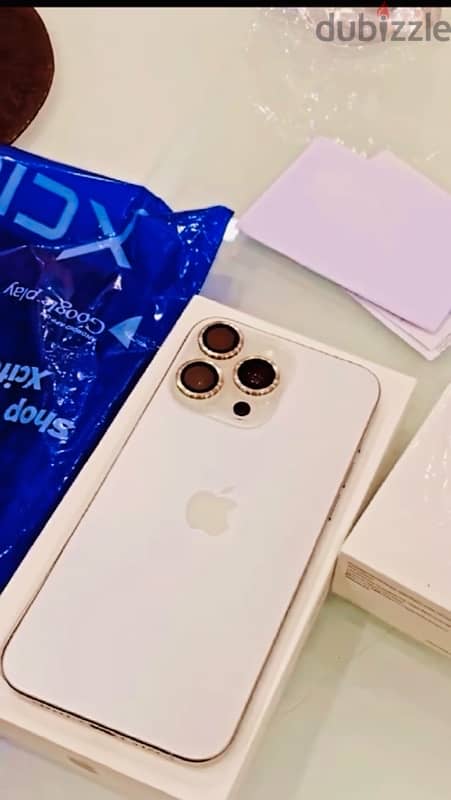 i phone 15 pro max 256gb battery 100%  clour  white 0