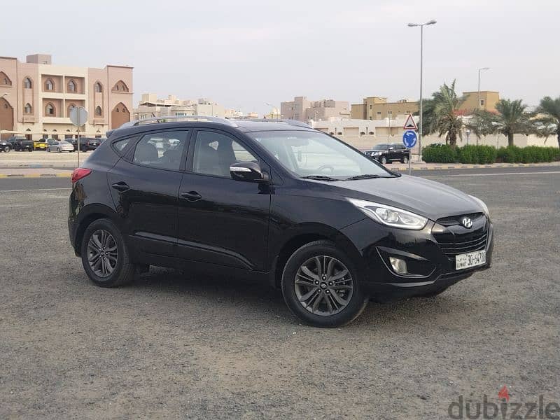 Hyundai Tucson 2015 masa Allah very good condition and very clean car 1