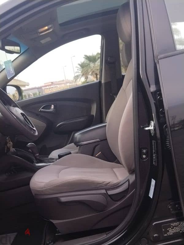 Hyundai Tucson 2015 masa Allah very good condition and very clean car 5