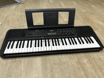 Yamaha Piano cum musical keyboard