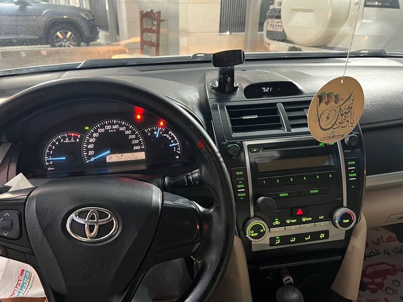 Toyota Camry 2016 9