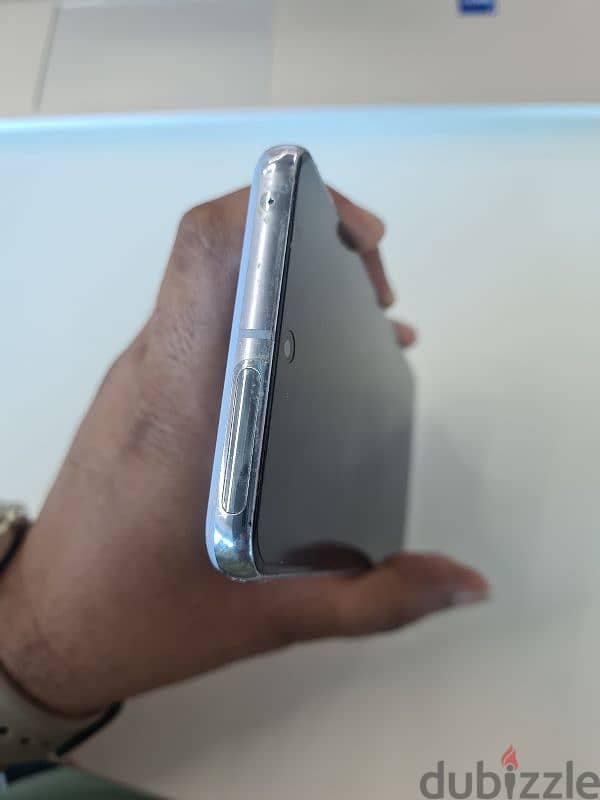 Pixel 8 pro Cracked Display 1