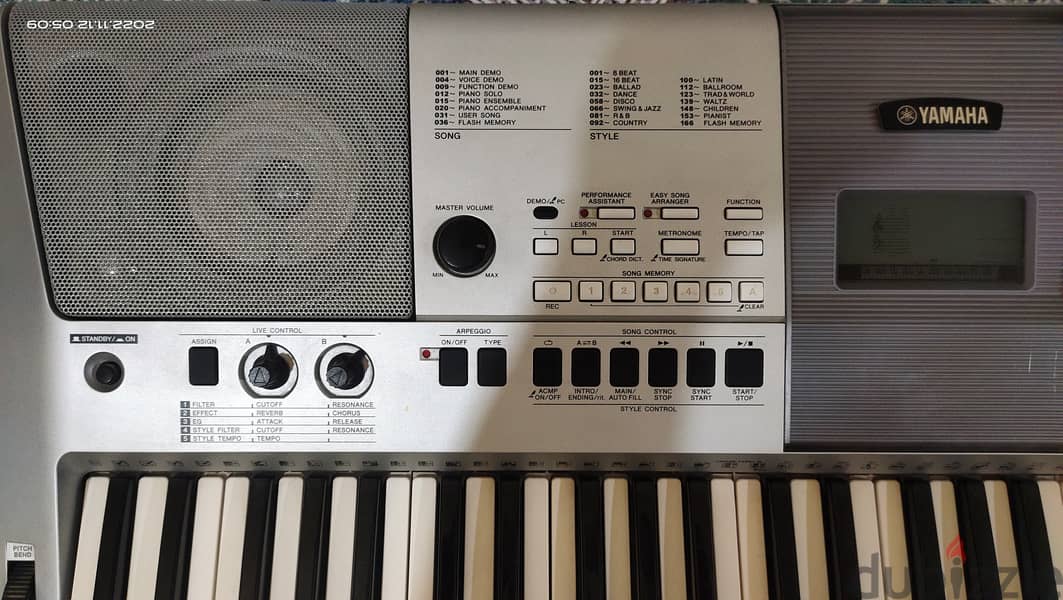 YAMAHA PSR E 413 Musical Piano/Keyboard for sell 2