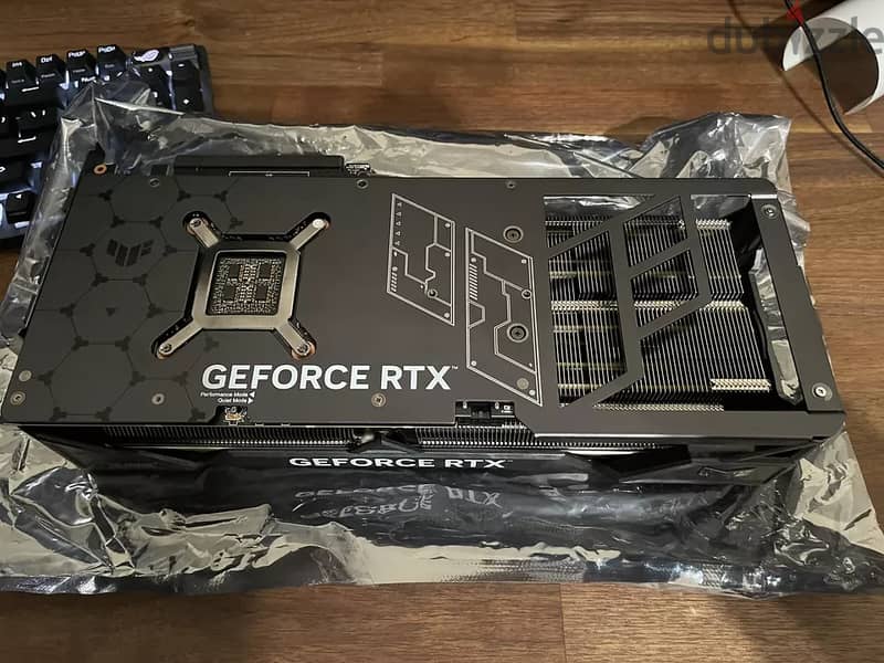 ASUS NVIDIA GeForce RTX 4090 TUF 1