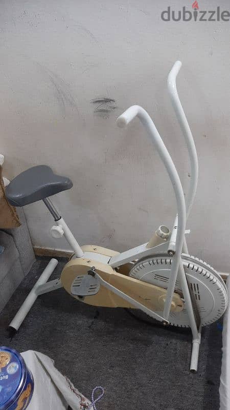 Treadmill and Exercise Cycle in good conditiom 6