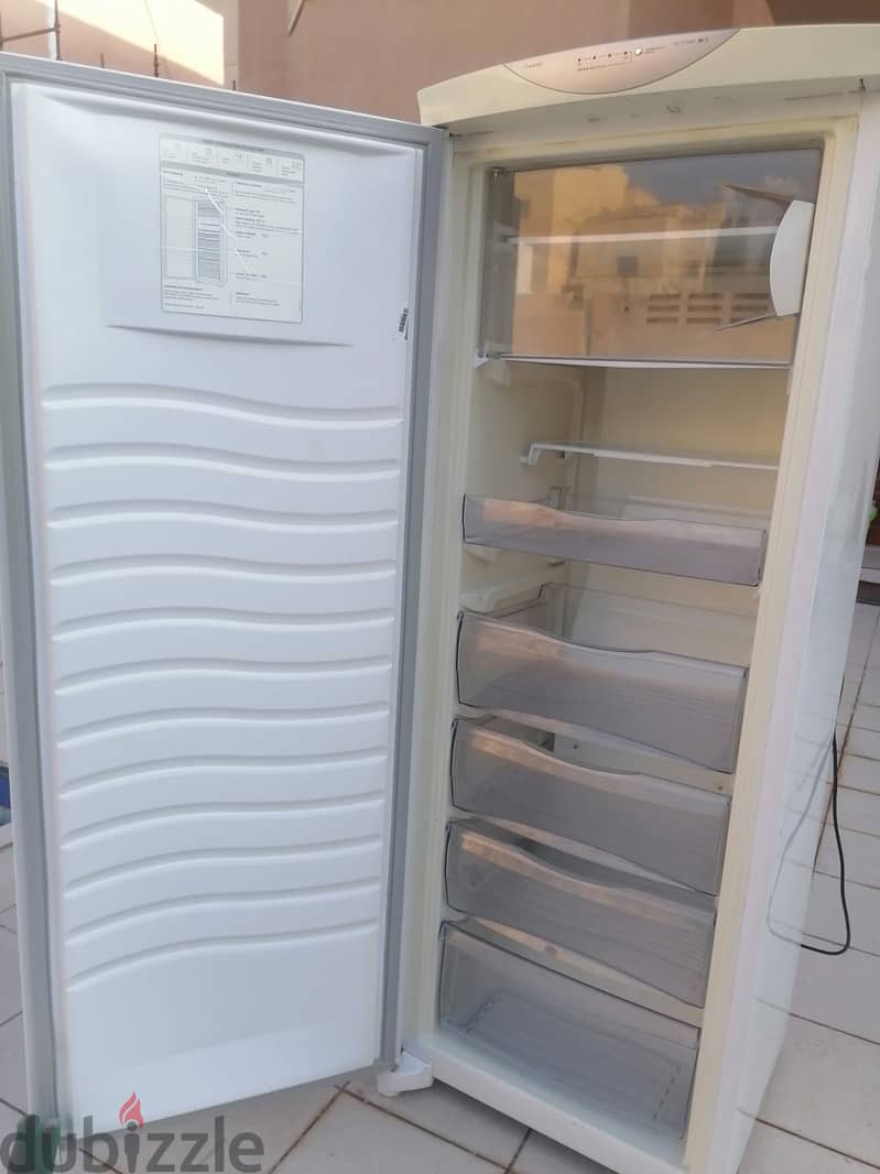 FREEZER   FOR SALE,  Whirl Pool   FINTAS, 65613463 0