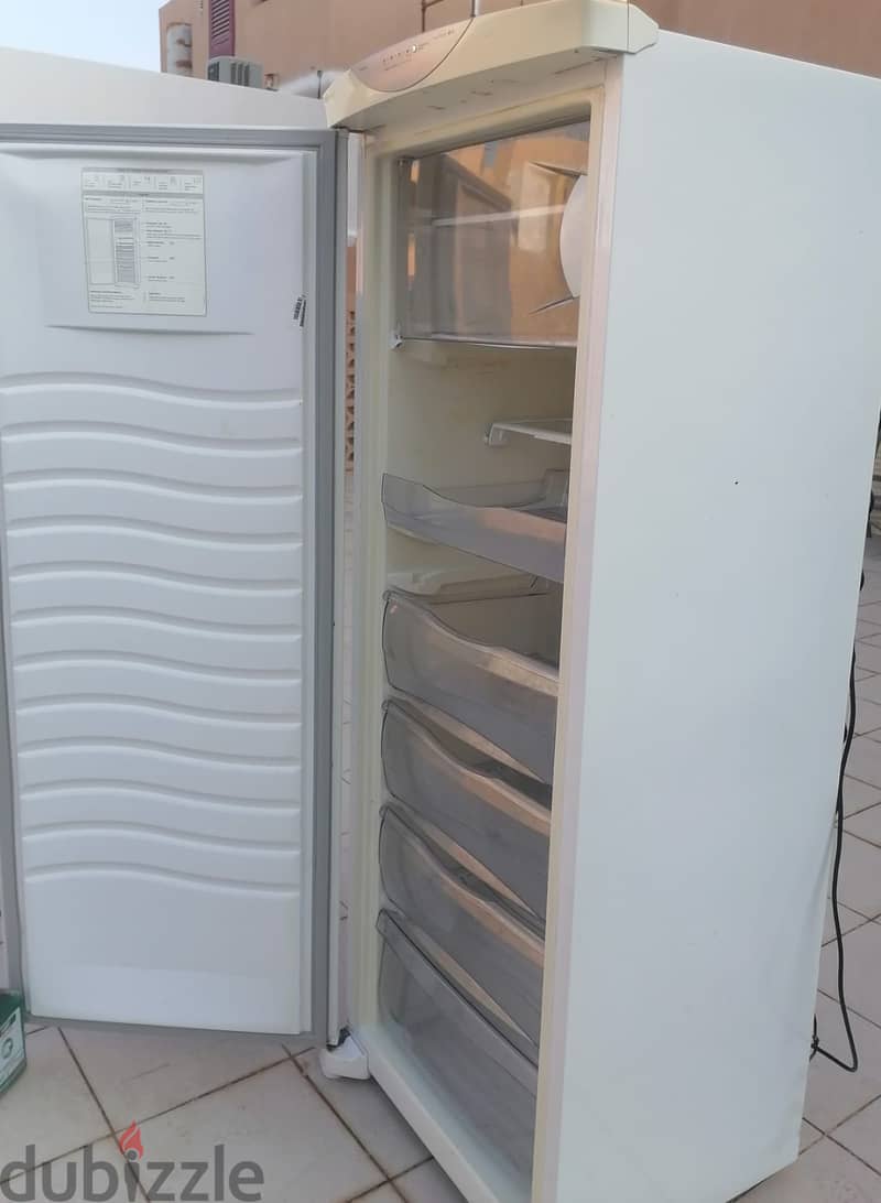 FREEZER   FOR SALE,  Whirl Pool   FINTAS, 65613463 5