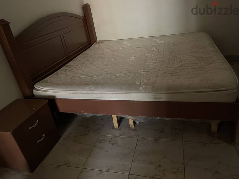 King size double bed with mattress and side table 0