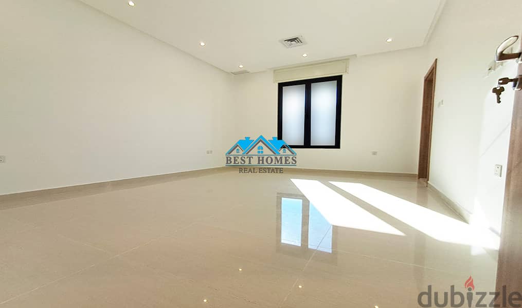 4 Bedrooms Floor in Abu Fatira 1