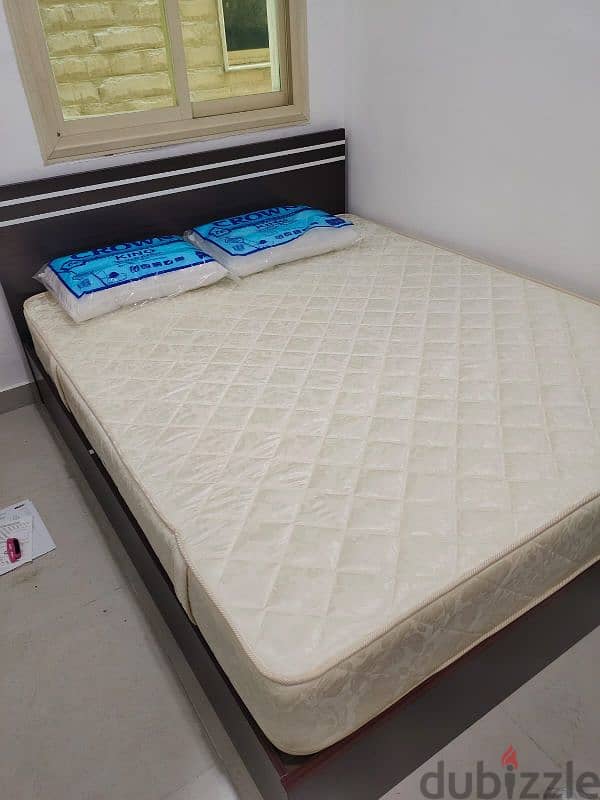 double bed queen size with extra comfort mattress 2