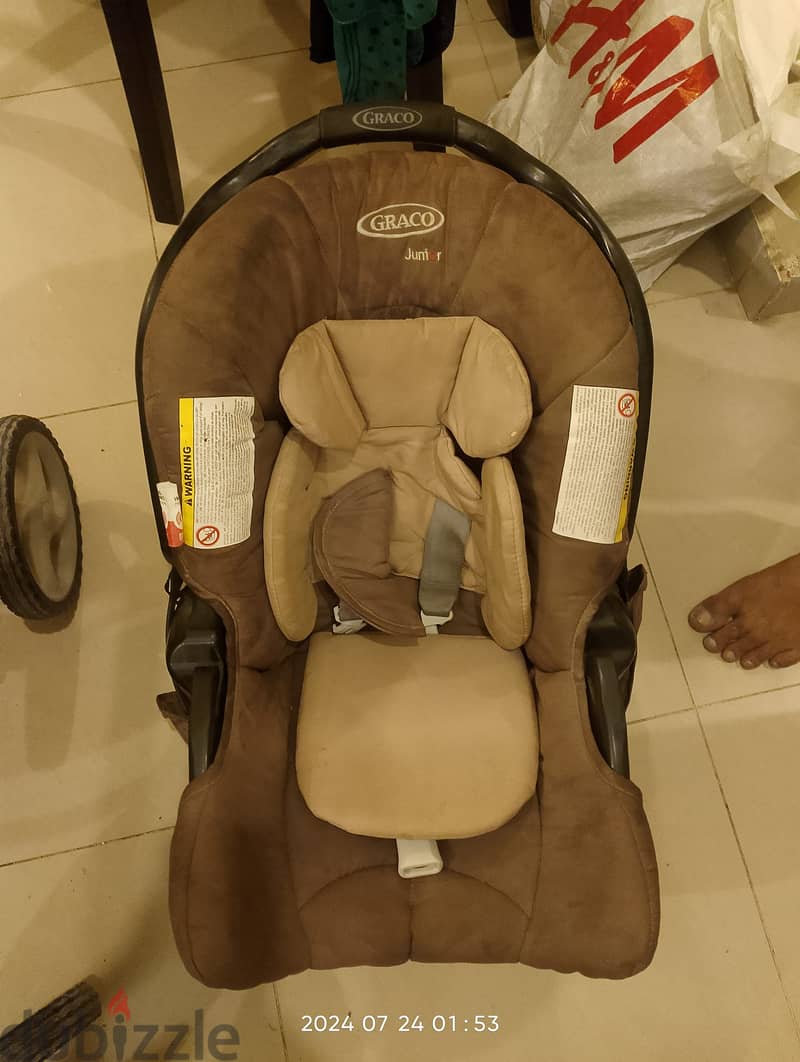 Graco stroller and car seat for sale in salmiya blo 2