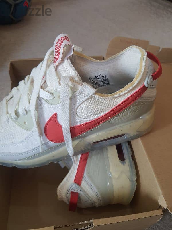 Original nike Shose for sale new unused size 42.5. 2