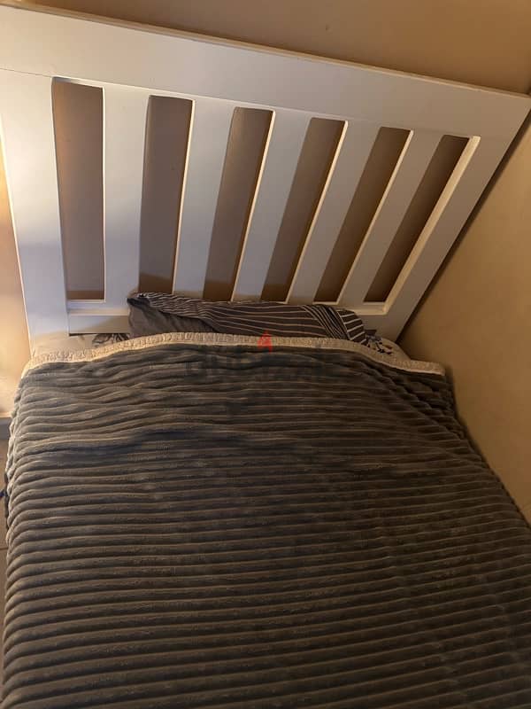 single bed for sell with Bed mattress 0