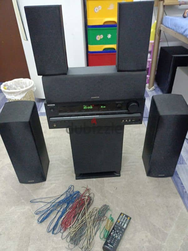 Onkyo home theater system like New condition USB optical htmi 7