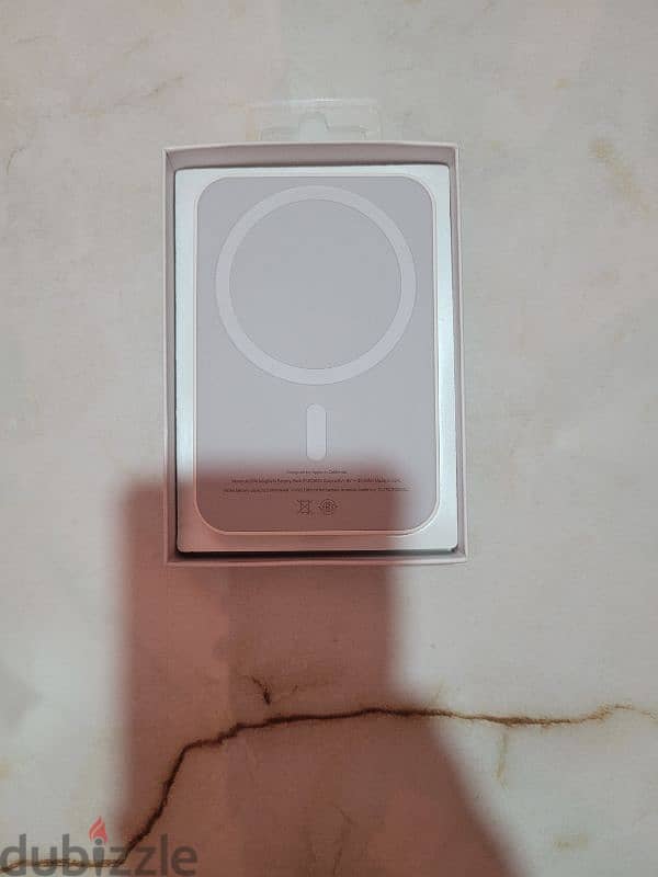 Apple Magsafe Battery Pack - White حزمة بطارية ابل ماج سيف - ابيض 6