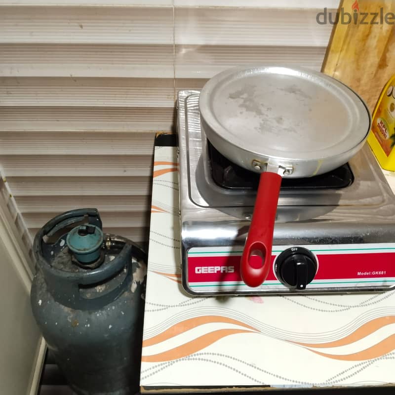 Kitchen Items & Gas stove with full cylinder 0