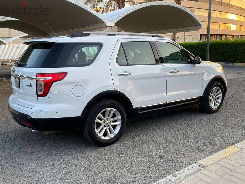 For sale   2013 Ford Explorer jeep 2