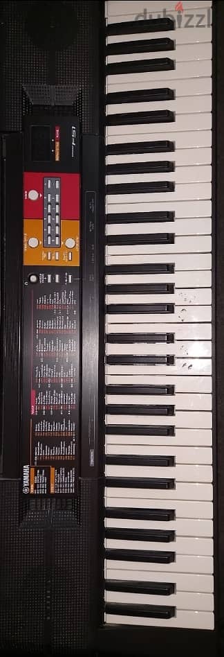 Yamaha F51 Keyboard 1